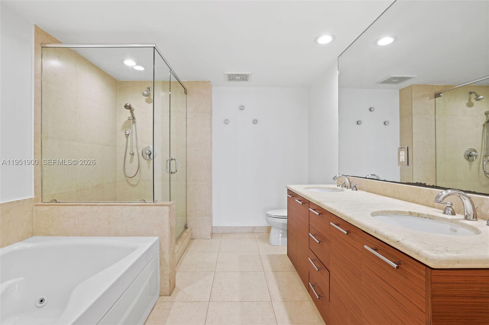 50 Biscayne Blvd #3102, Miami FL 33132