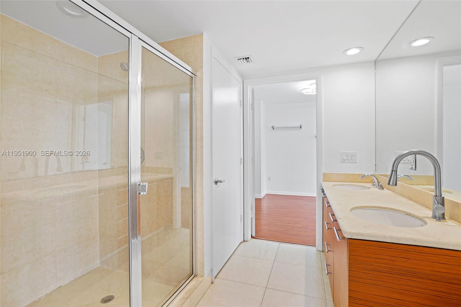 50 Biscayne Blvd #3102, Miami FL 33132
