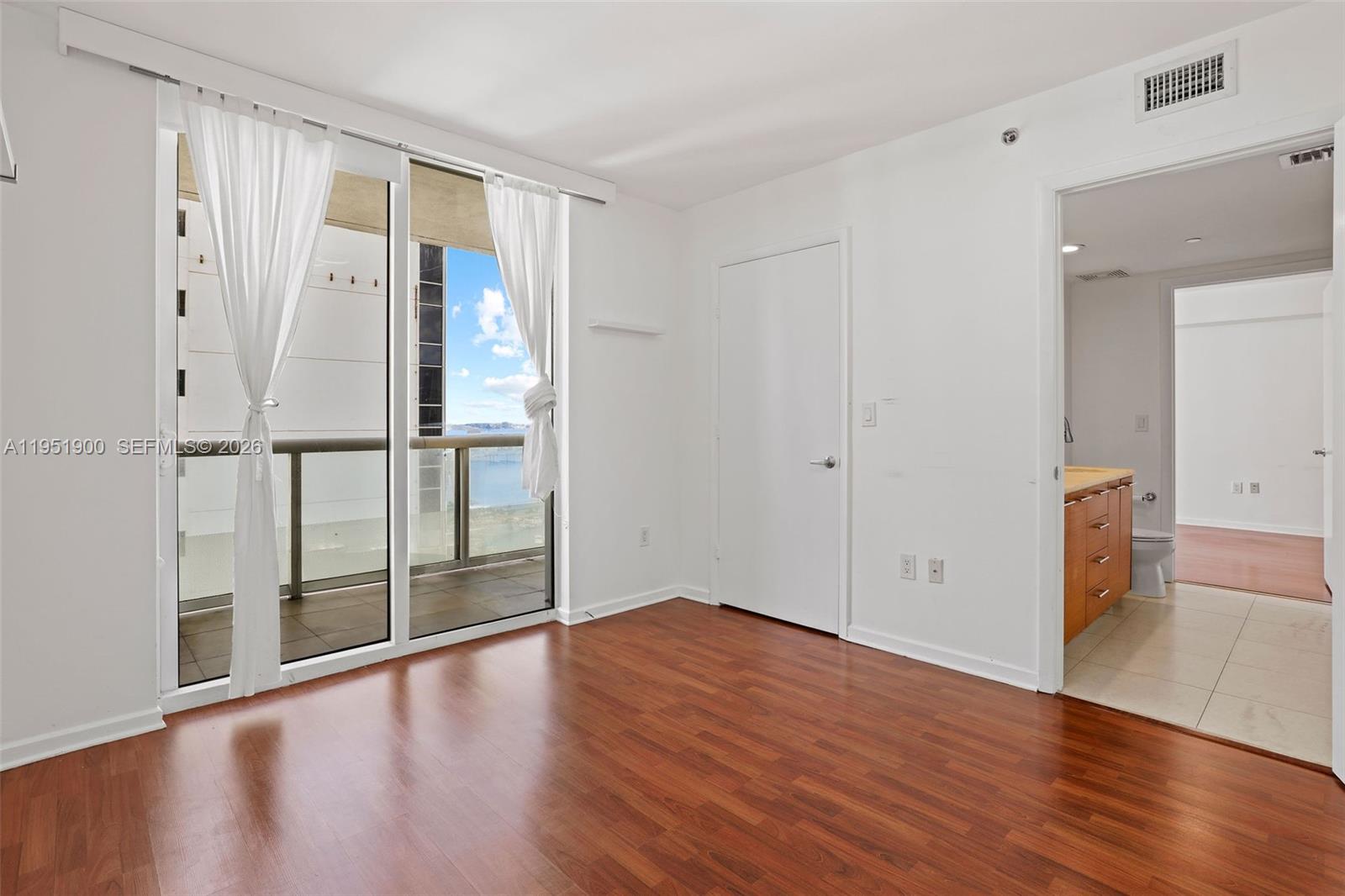 50 Biscayne Blvd #3102, Miami FL 33132