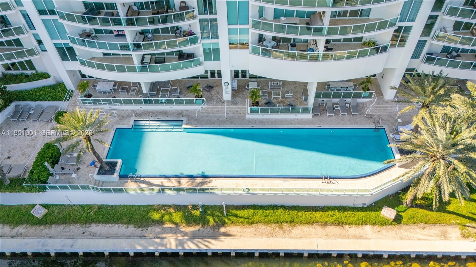 20201 E Country Club Dr #608, Aventura FL 33180