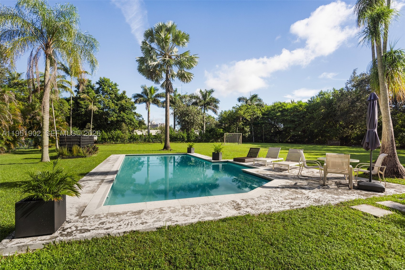 7325 SW 102nd St, Pinecrest FL 33156