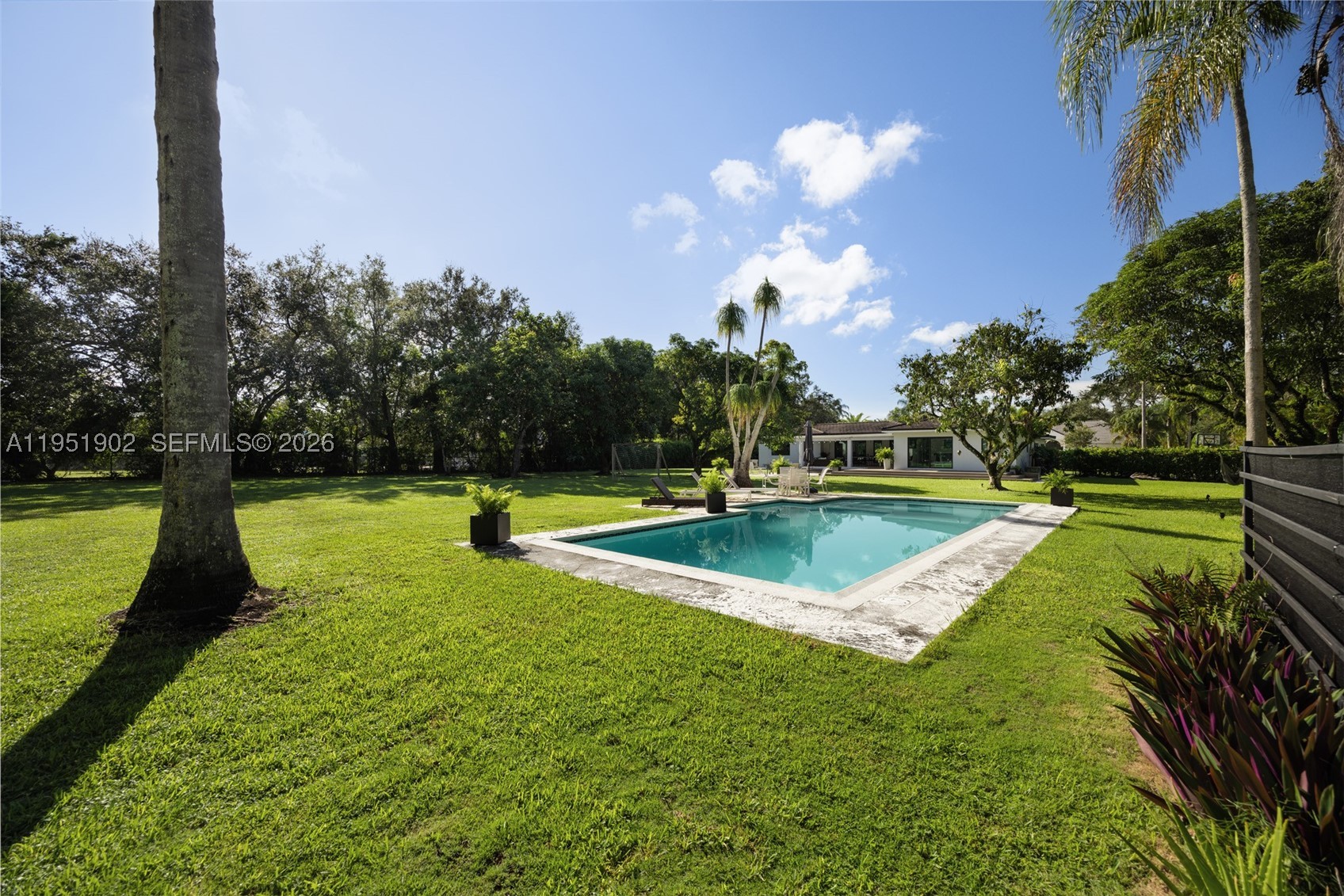 7325 SW 102nd St, Pinecrest FL 33156