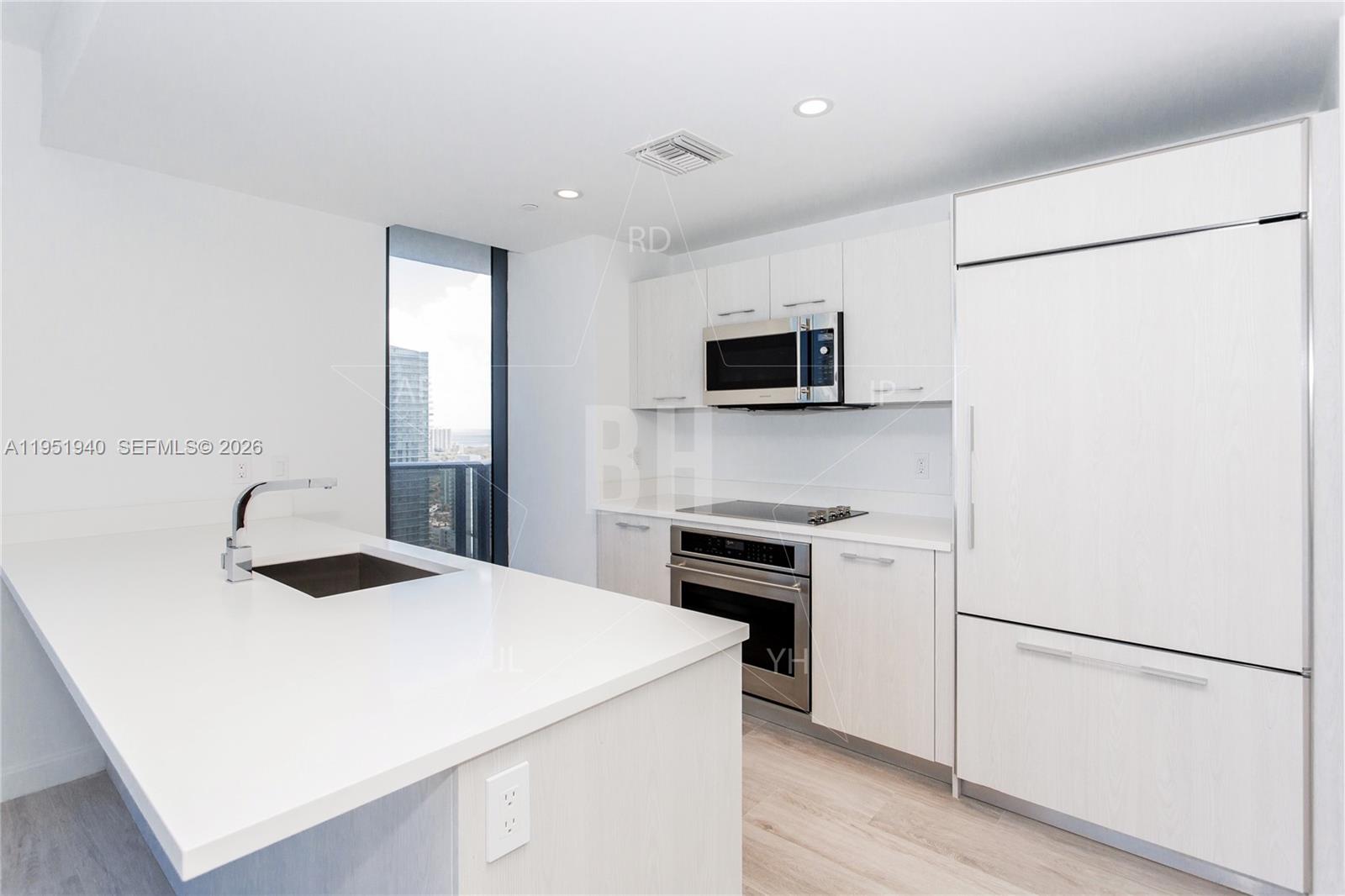 45 SW 9 ST #1603, Miami FL 33130