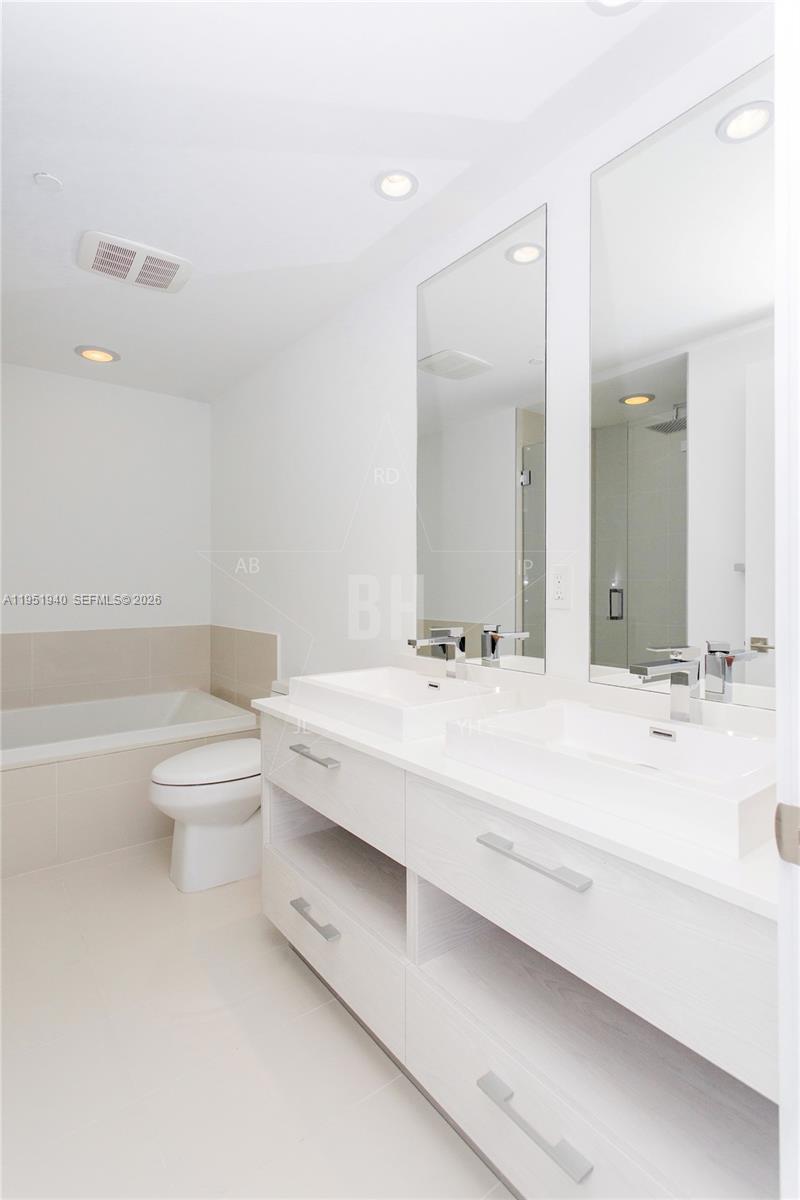 45 SW 9 ST #1603, Miami FL 33130