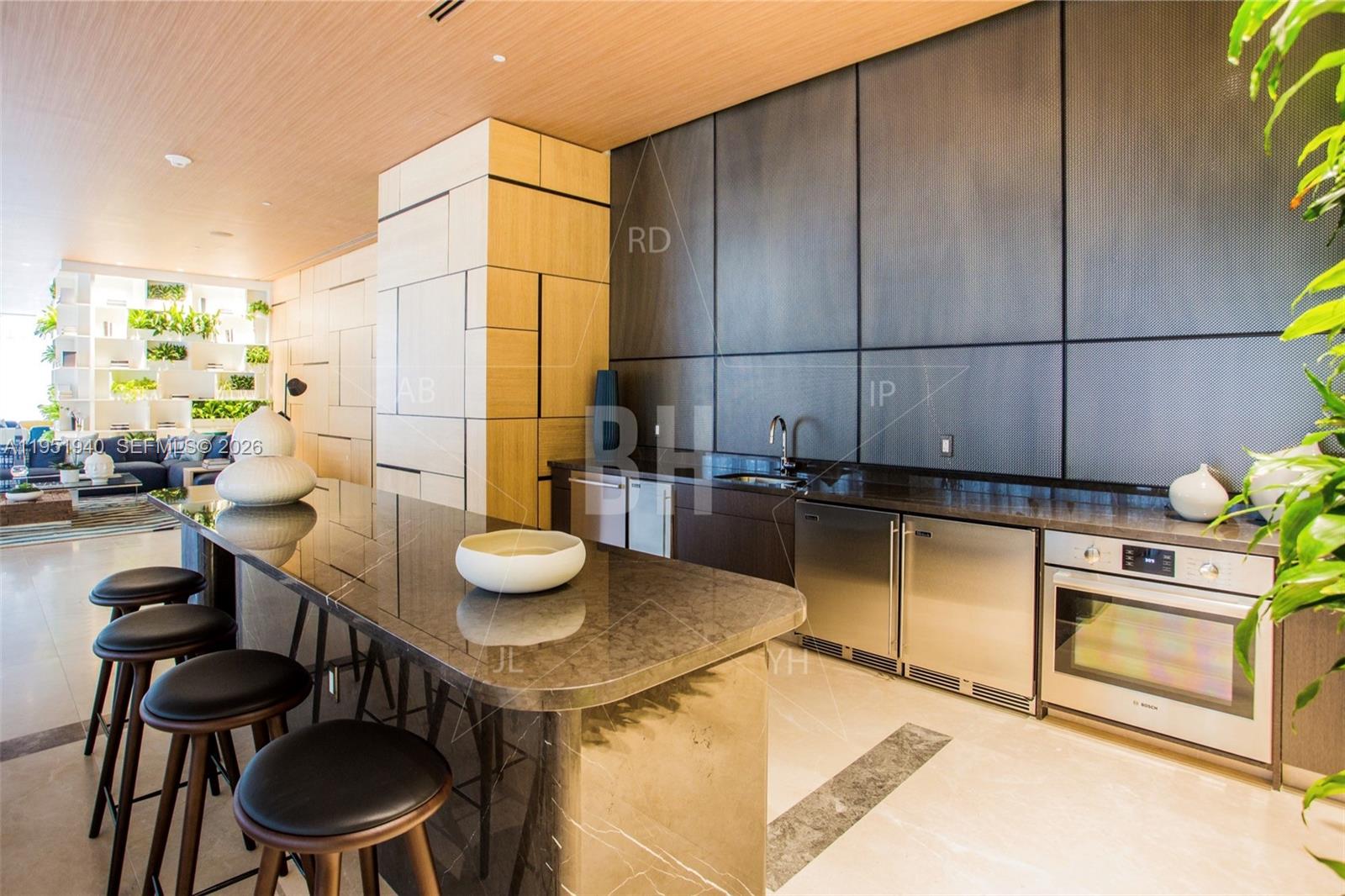 45 SW 9 ST #1603, Miami FL 33130