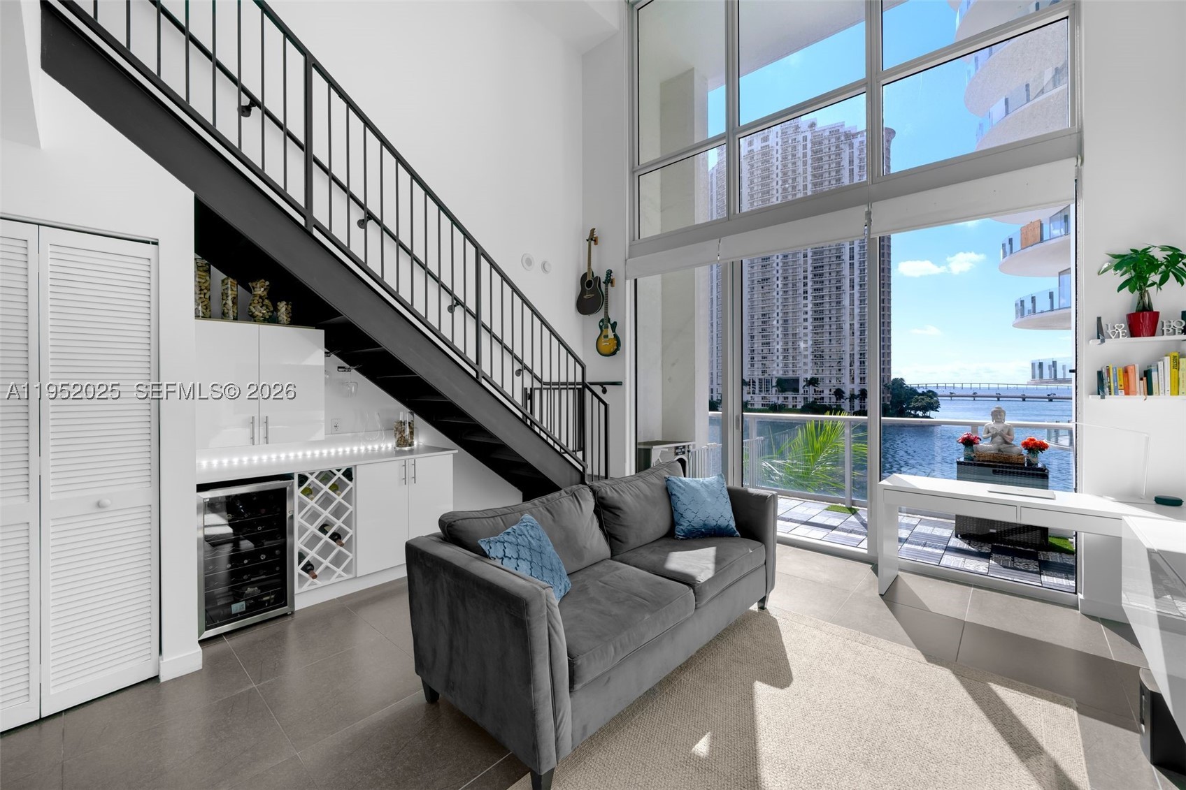 300 S BISCAYNE BLVD #L-410, Miami FL 33131