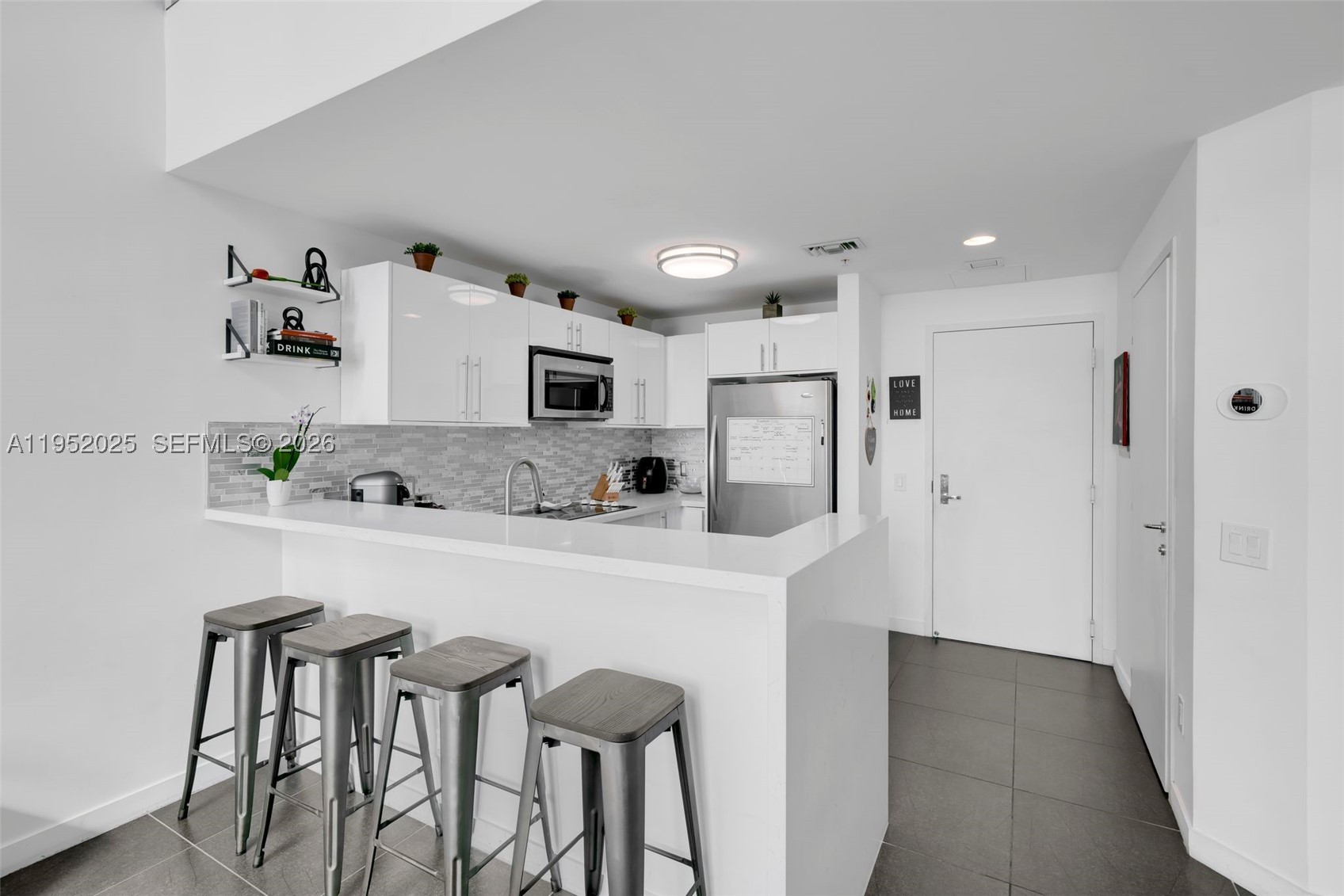 300 S BISCAYNE BLVD #L-410, Miami FL 33131