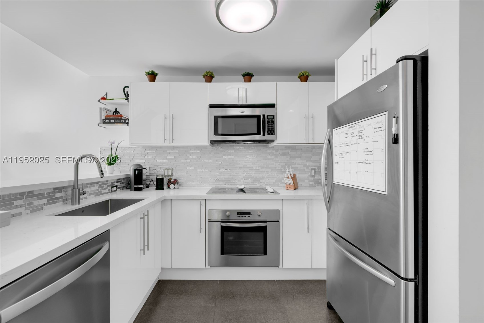 300 S BISCAYNE BLVD #L-410, Miami FL 33131