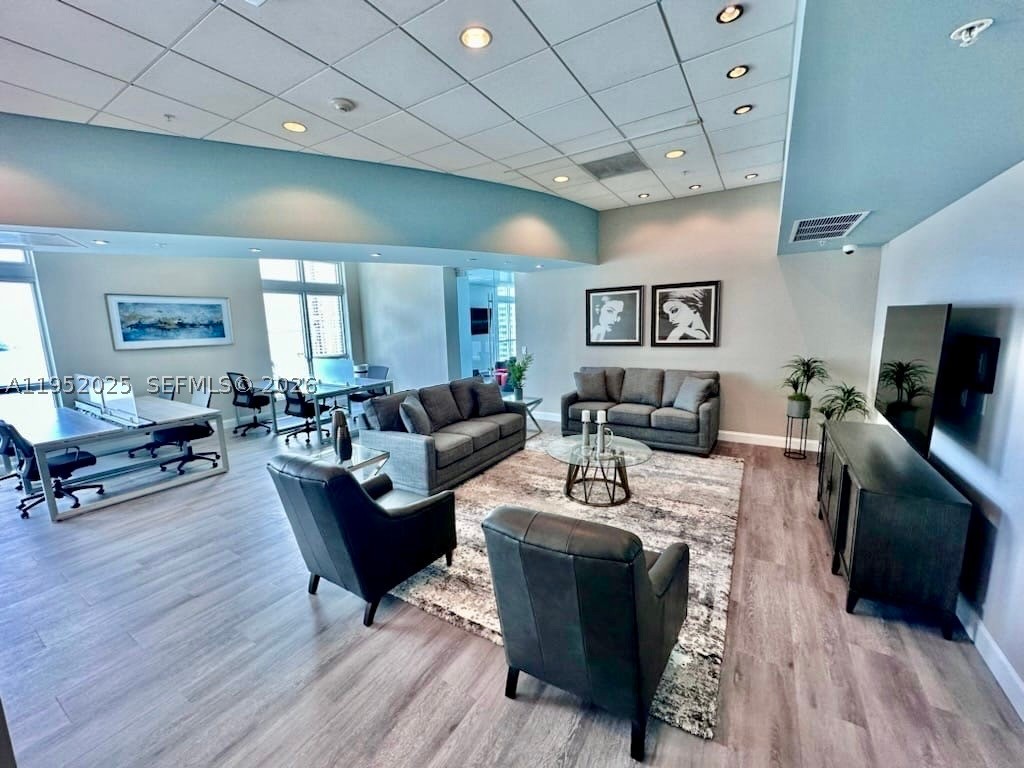 300 S BISCAYNE BLVD #L-410, Miami FL 33131
