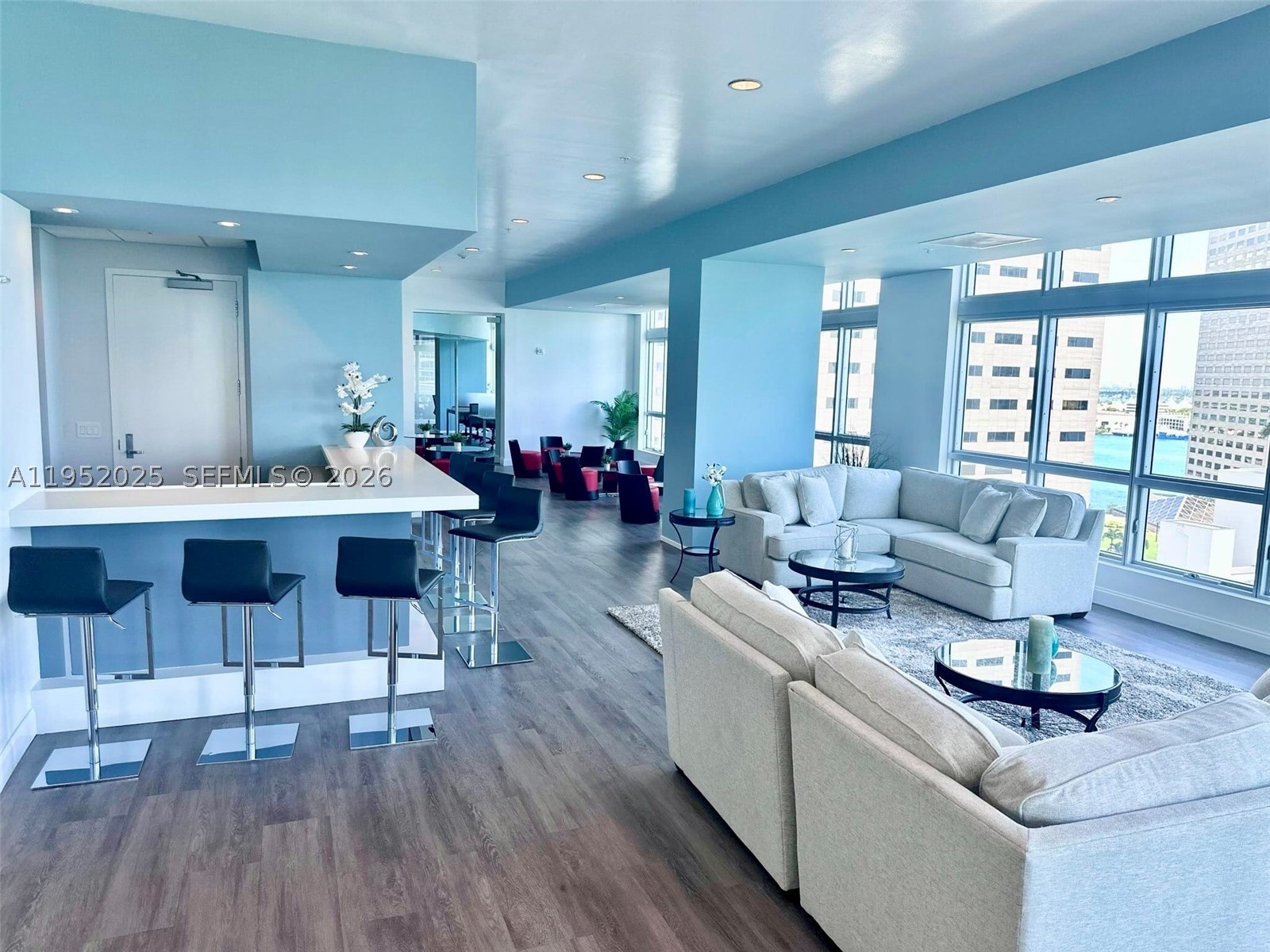 300 S BISCAYNE BLVD #L-410, Miami FL 33131