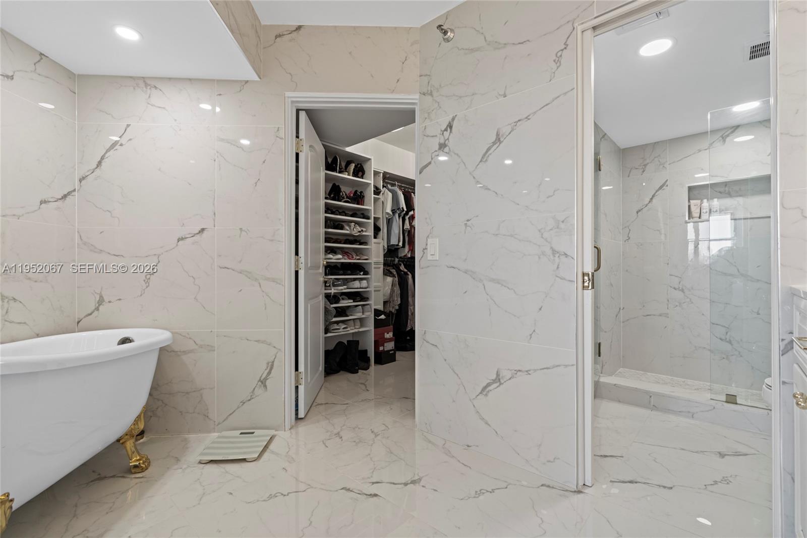 3500 Mystic Pointe Dr #2908, Aventura FL 33180