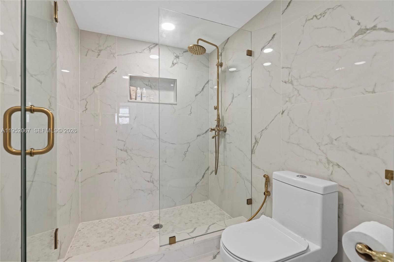 3500 Mystic Pointe Dr #2908, Aventura FL 33180