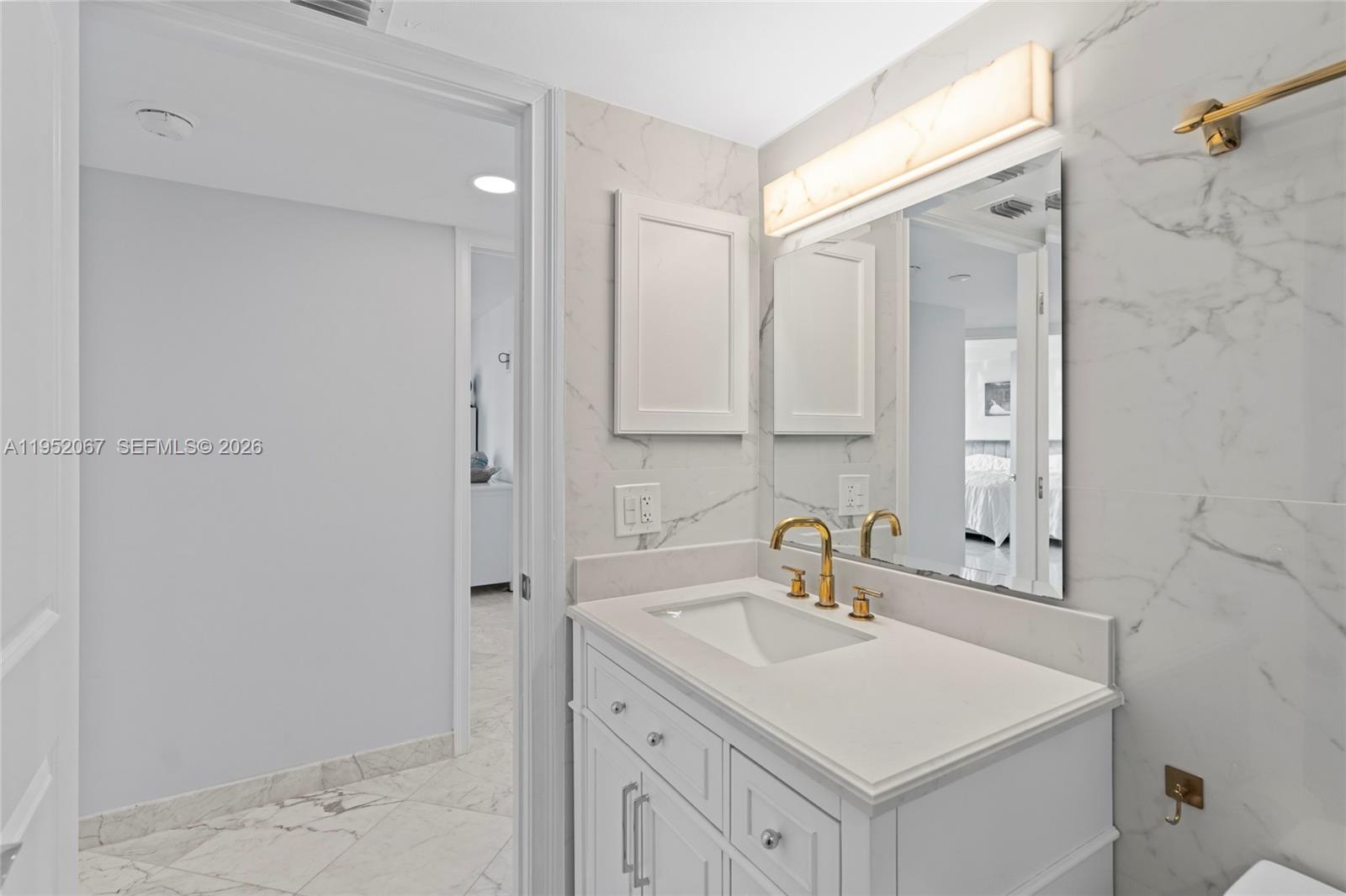 3500 Mystic Pointe Dr #2908, Aventura FL 33180