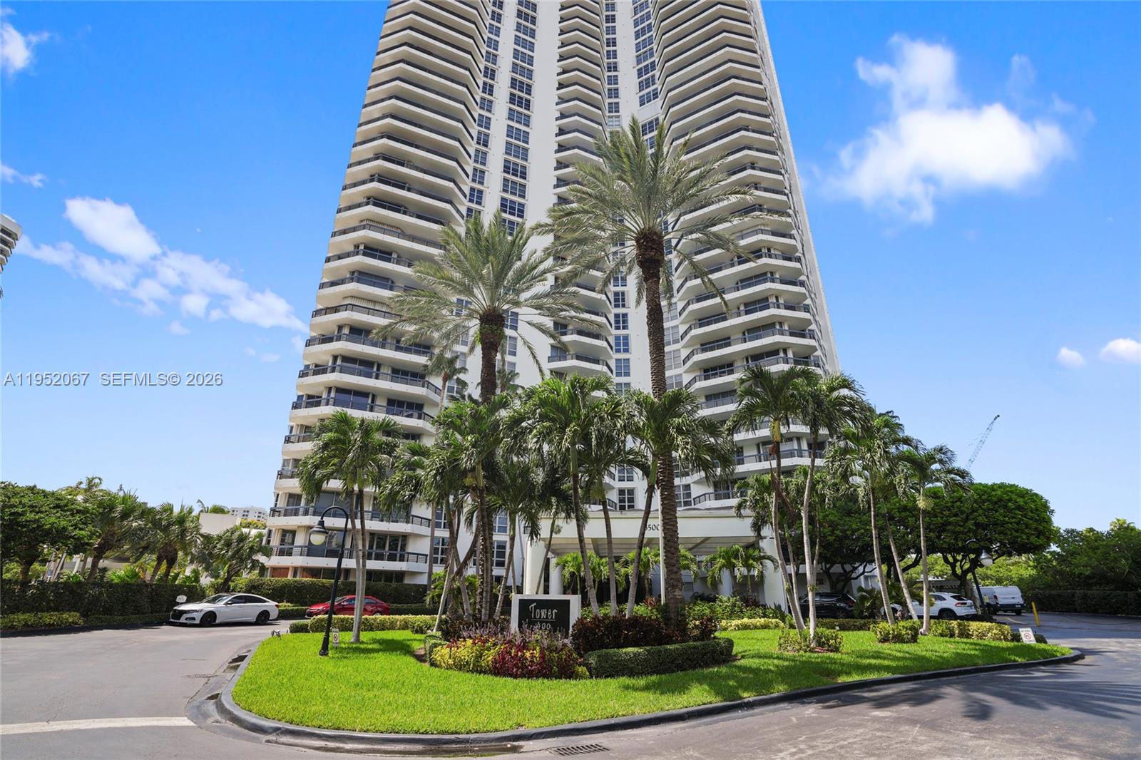 3500 Mystic Pointe Dr #2908, Aventura FL 33180