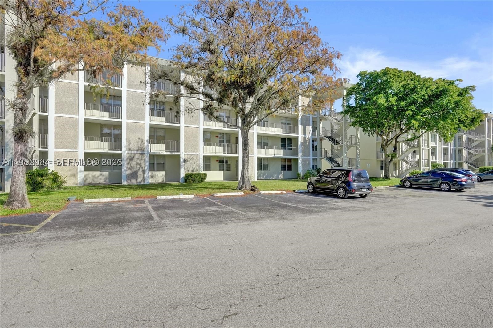2999 NW 48th Ave #438, Lauderdale Lakes FL 33313