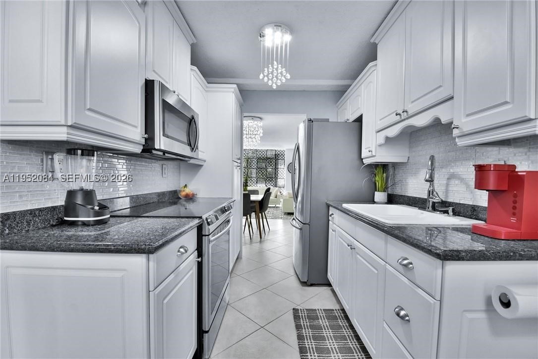 2999 NW 48th Ave #438, Lauderdale Lakes FL 33313