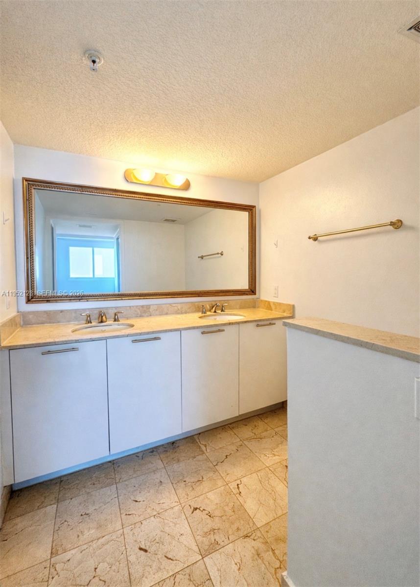 1800 N Bayshore Dr #2903, Miami FL 33132