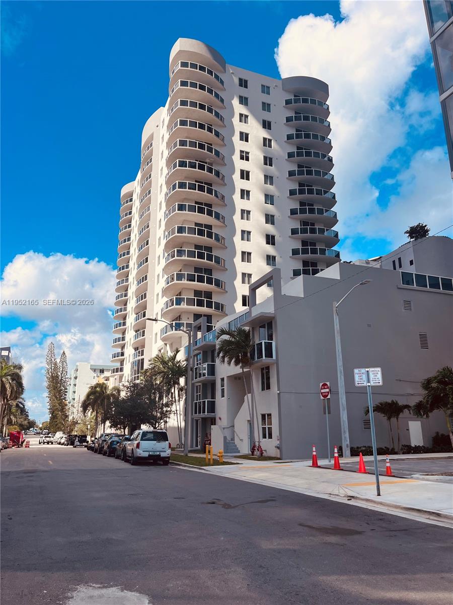 601 NE 23rd St #TH4, Miami FL 33137