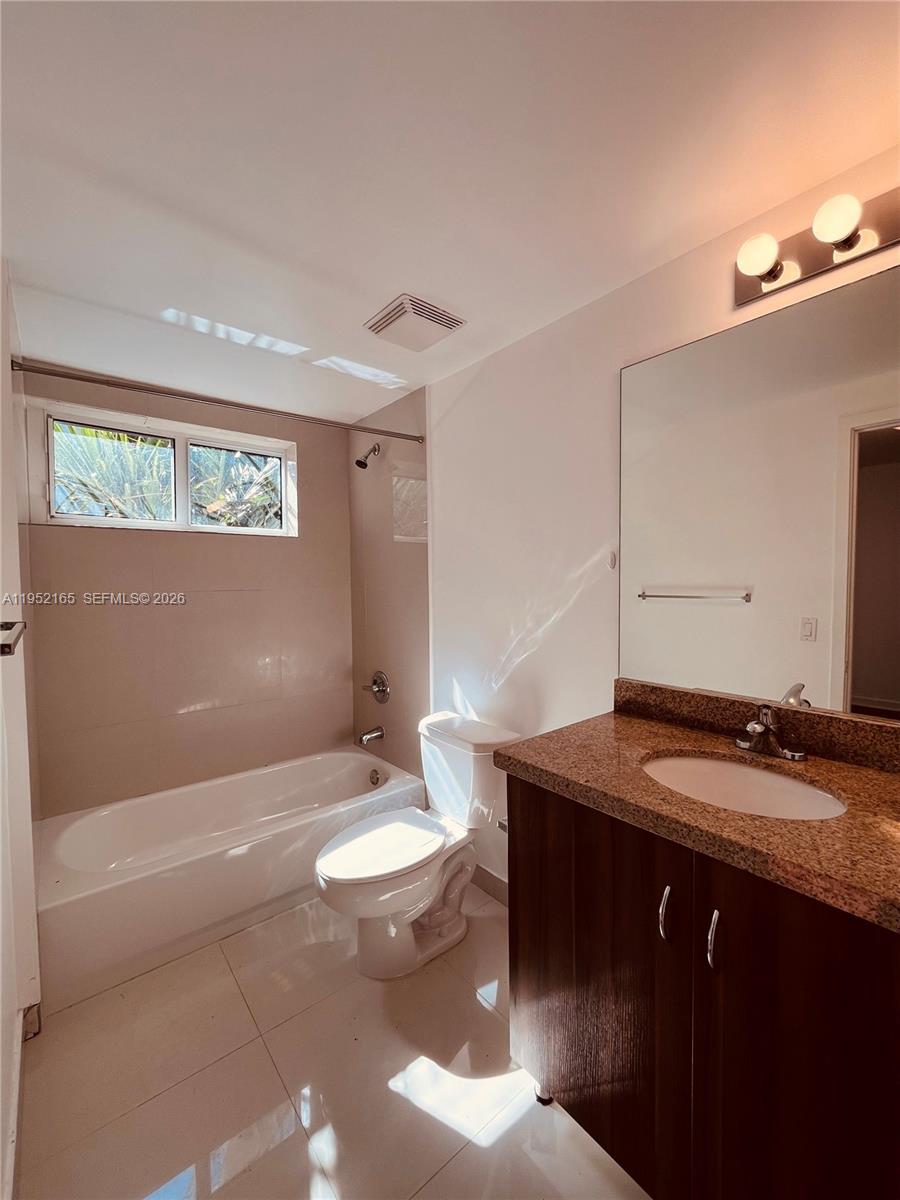 601 NE 23rd St #TH4, Miami FL 33137