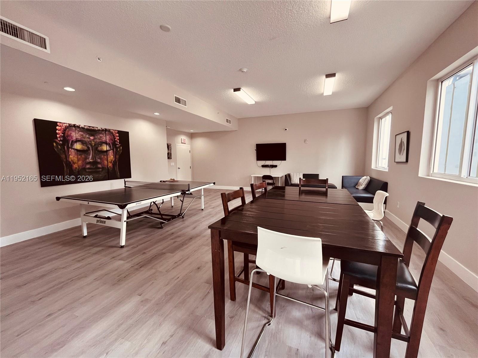 601 NE 23rd St #TH4, Miami FL 33137