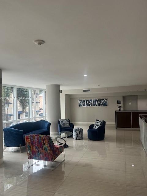 601 NE 23rd St #TH4, Miami FL 33137