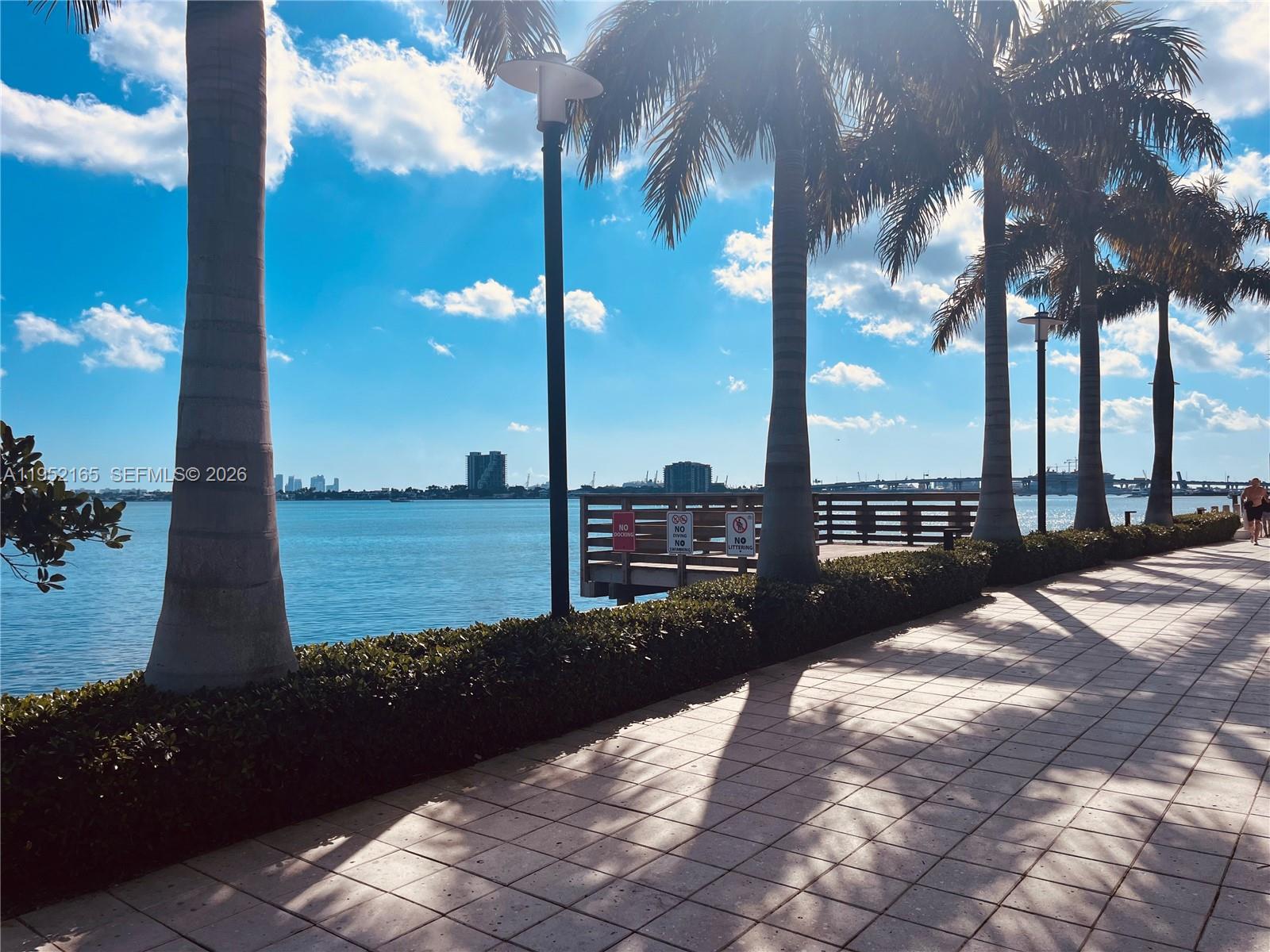601 NE 23rd St #TH4, Miami FL 33137