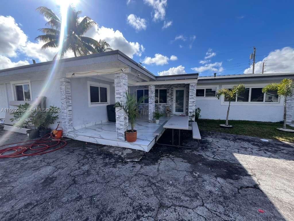 19700 NW 6th Pl, Miami Gardens FL 33169
