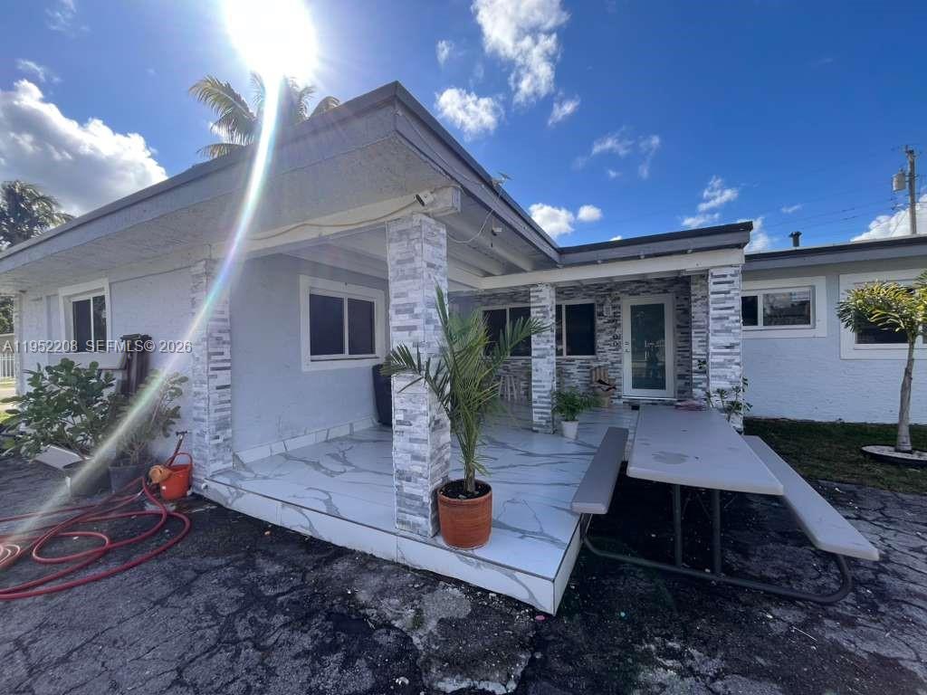 19700 NW 6th Pl, Miami Gardens FL 33169