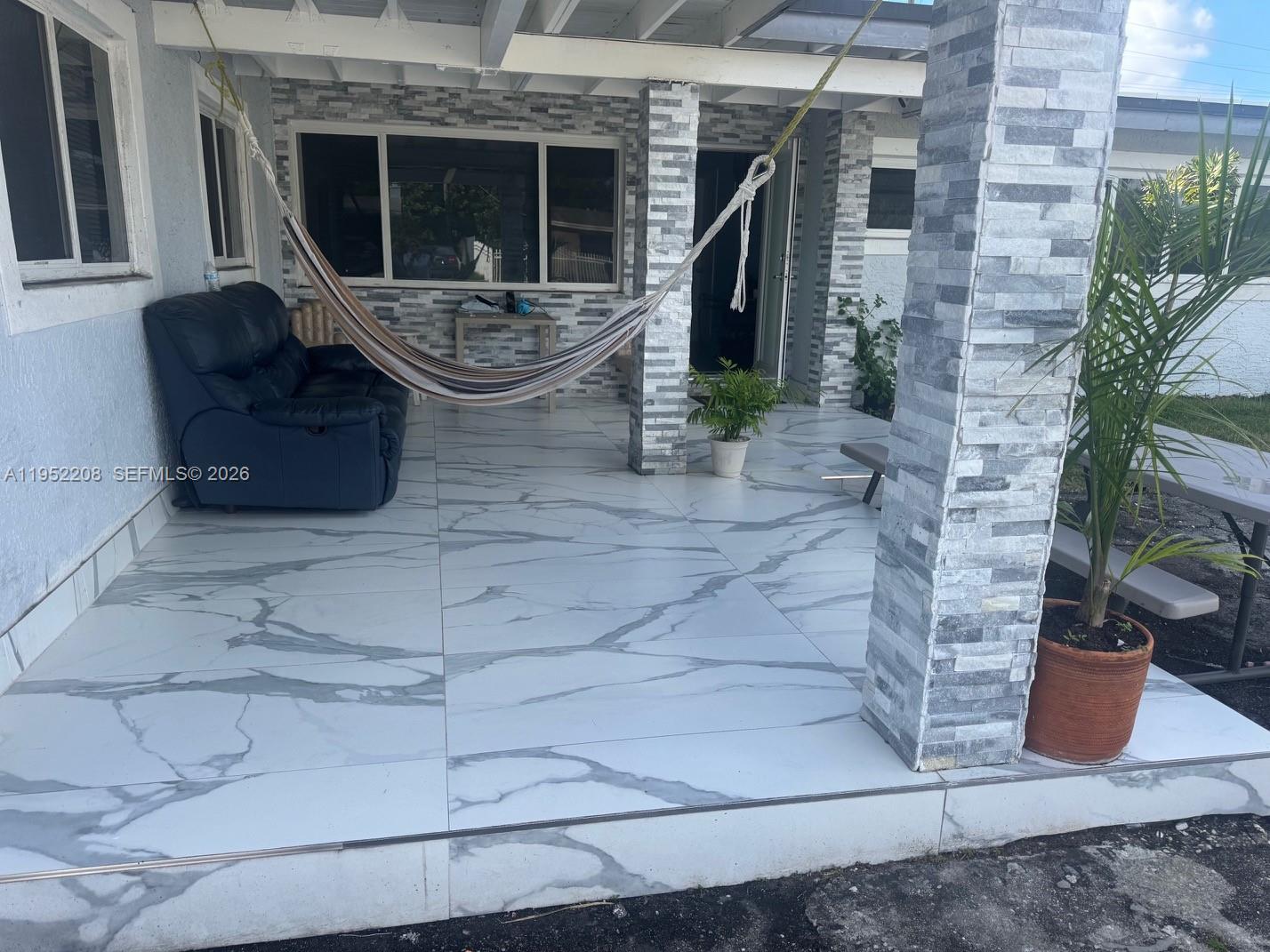 19700 NW 6th Pl, Miami Gardens FL 33169