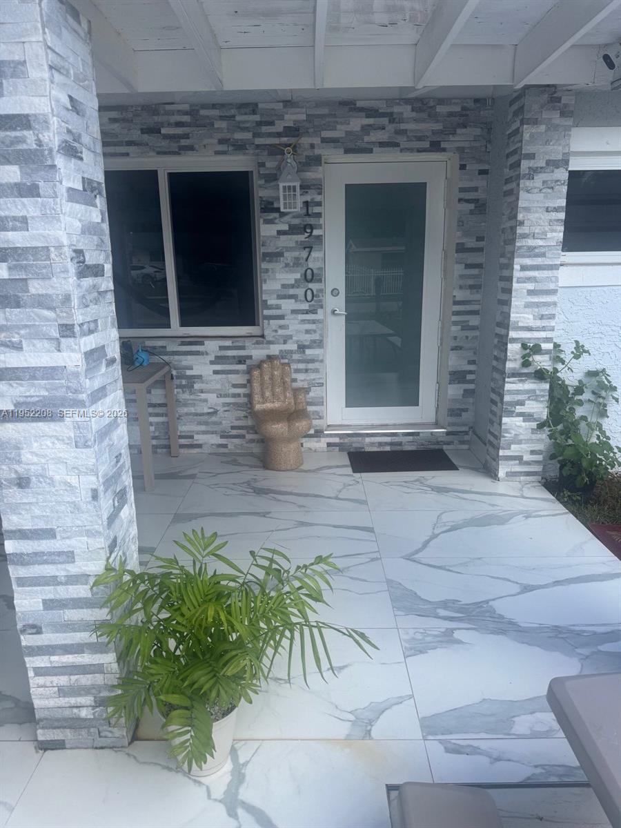 19700 NW 6th Pl, Miami Gardens FL 33169