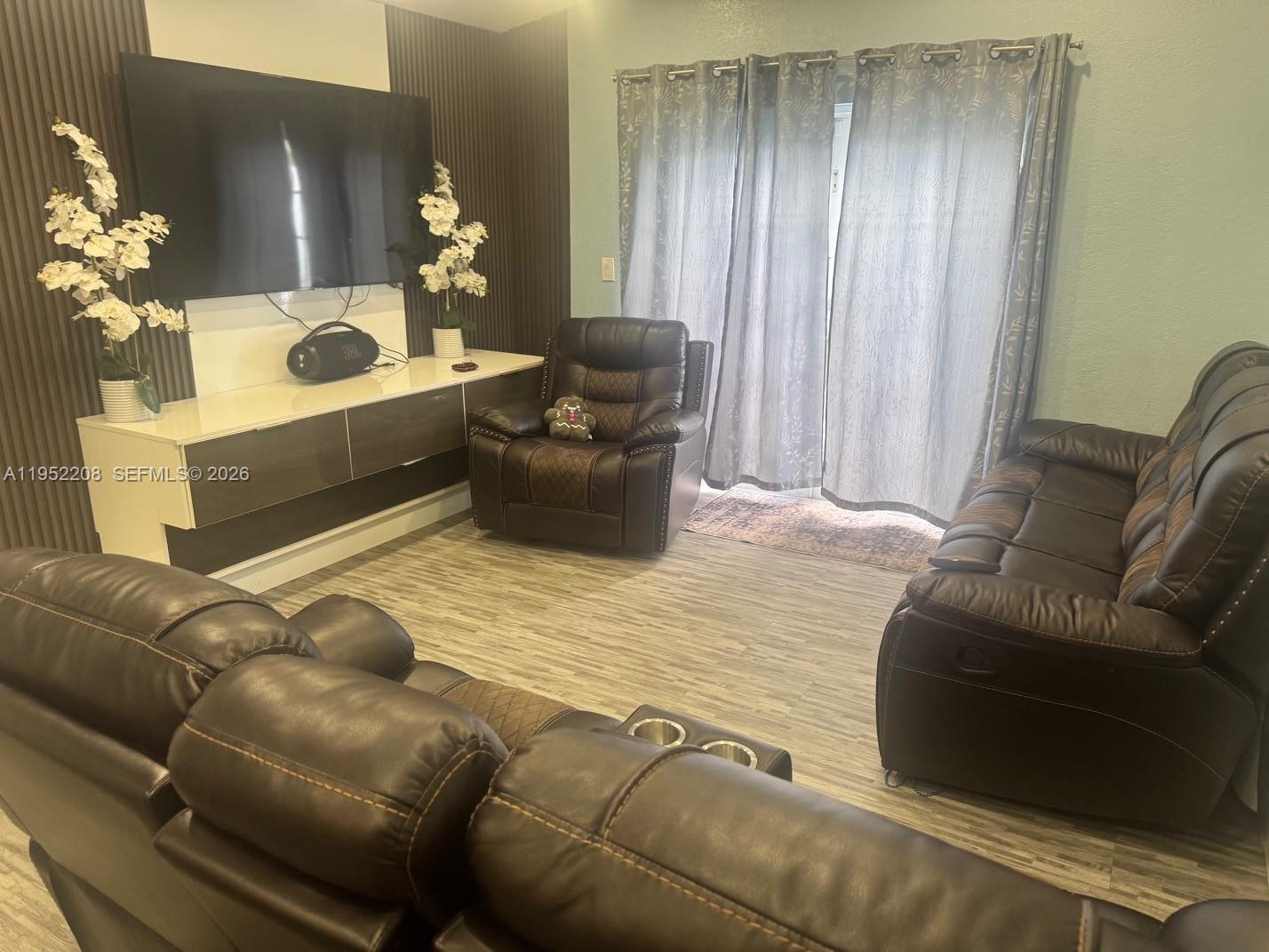 19700 NW 6th Pl, Miami Gardens FL 33169