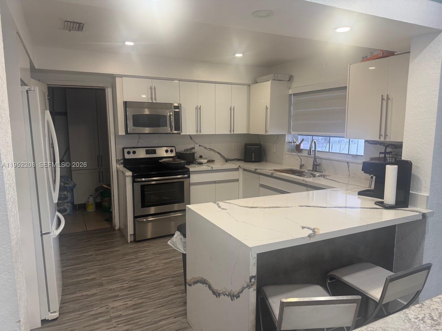 19700 NW 6th Pl, Miami Gardens FL 33169