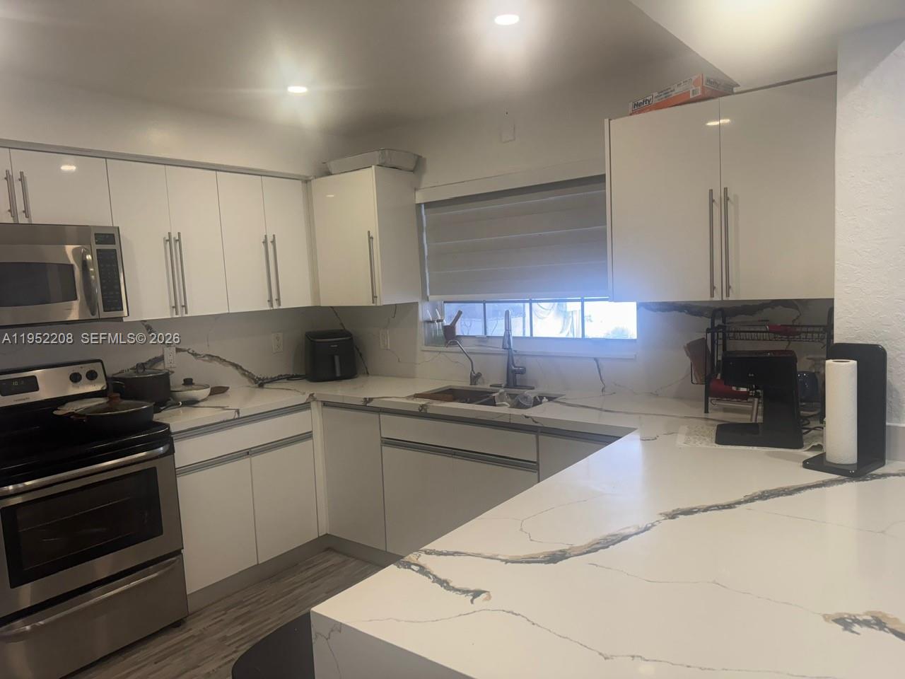 19700 NW 6th Pl, Miami Gardens FL 33169