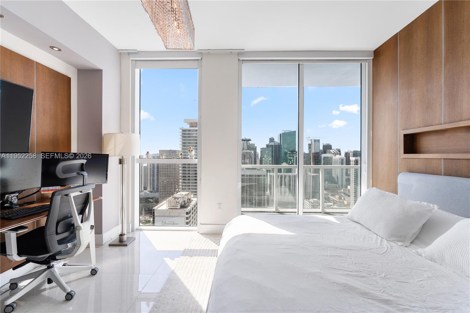 244 Biscayne Blvd #4407, Miami FL 33132