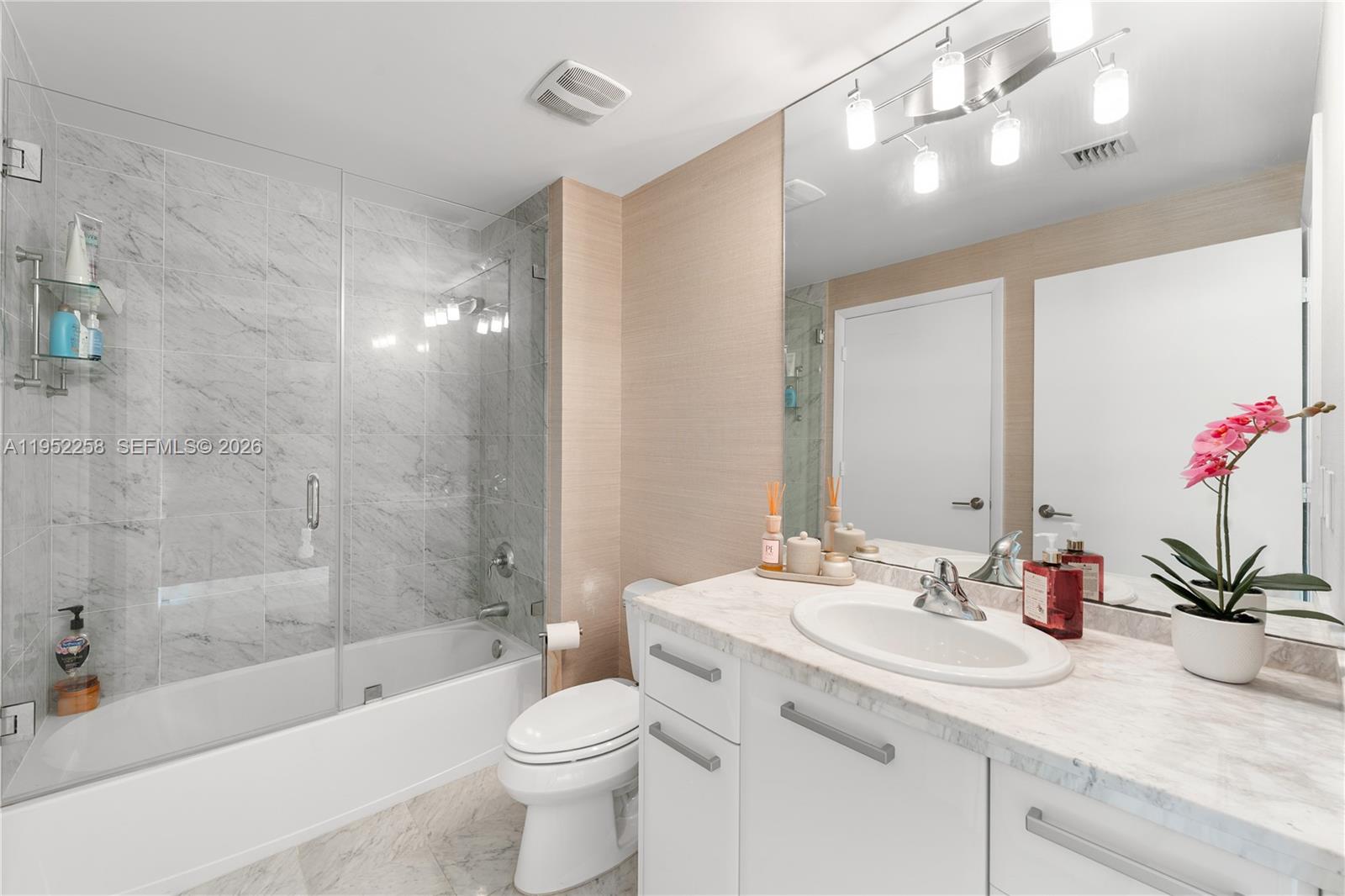 244 Biscayne Blvd #4407, Miami FL 33132