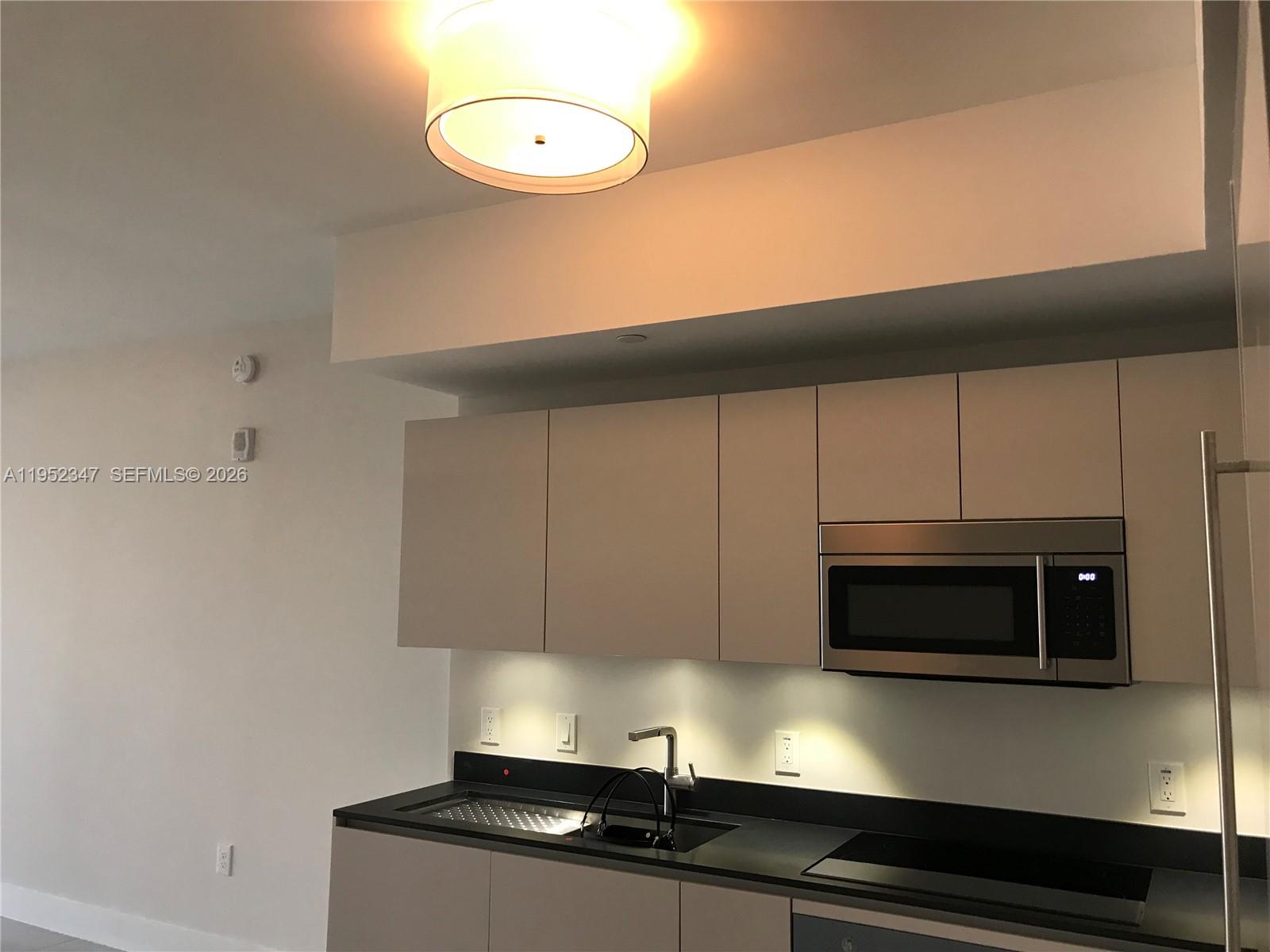 1010 BRICKELL AVE #2110, Miami FL 33131