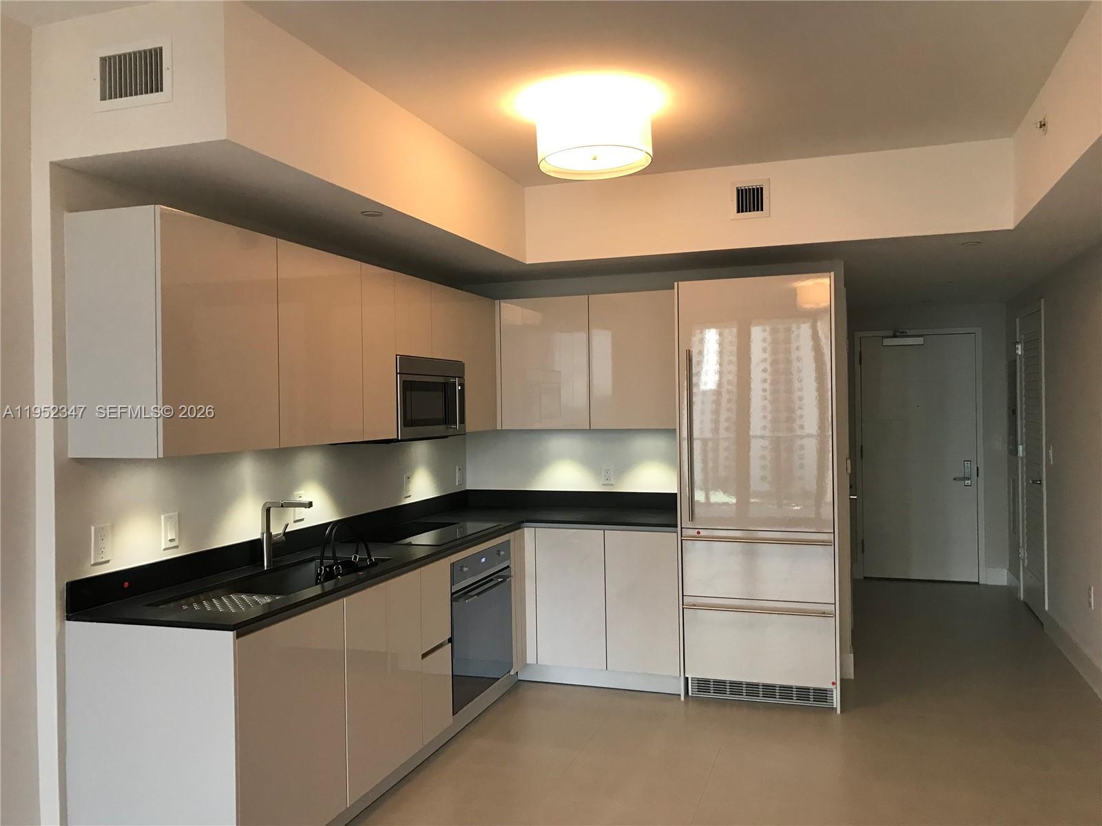 1010 BRICKELL AVE #2110, Miami FL 33131