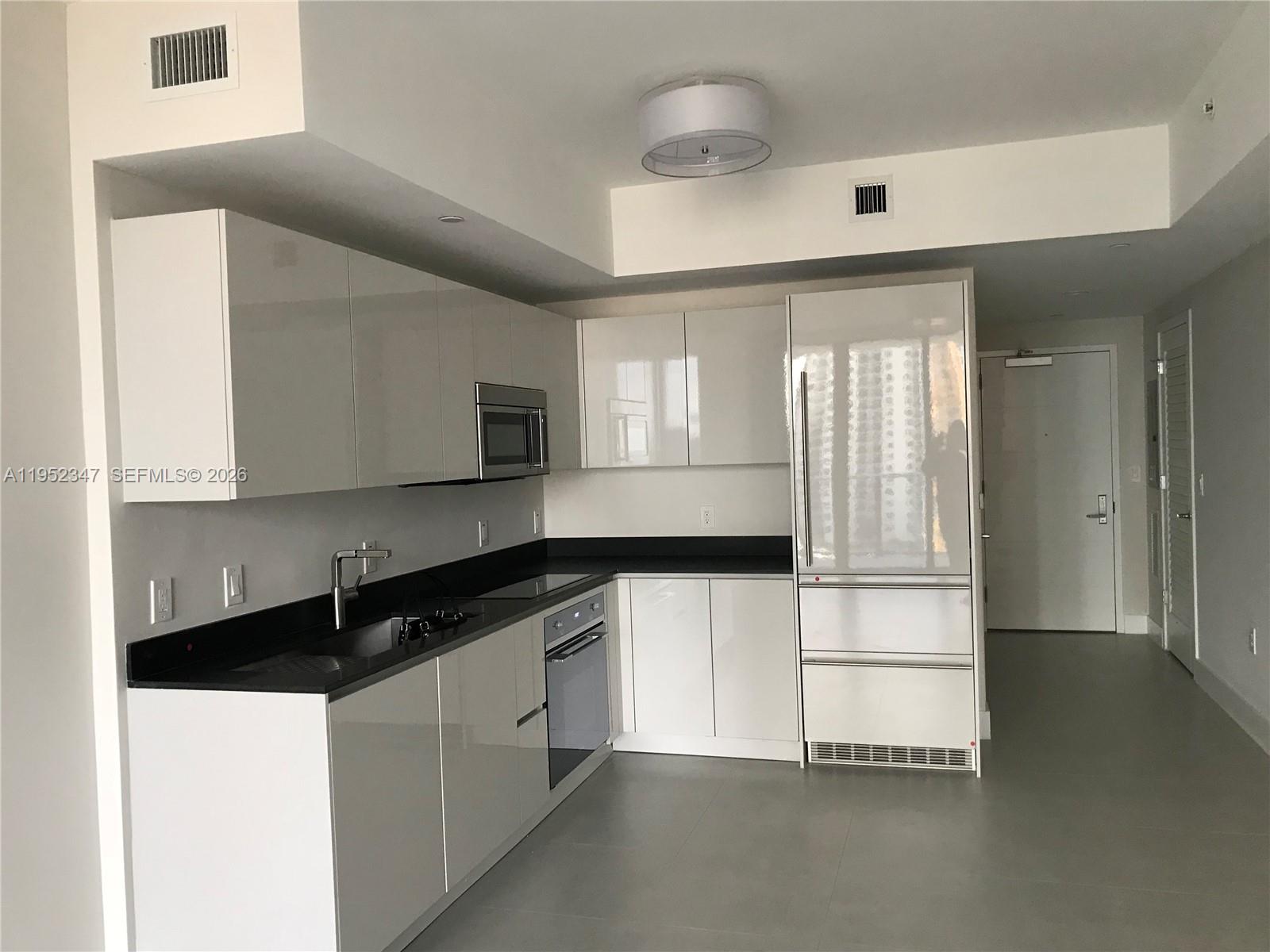 1010 BRICKELL AVE #2110, Miami FL 33131