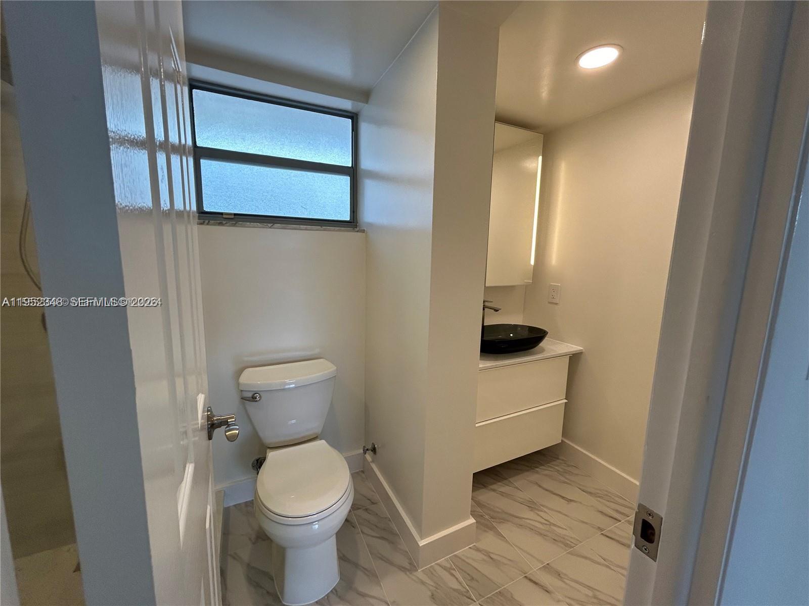 3550 NE 169th St #304, North Miami Beach FL 33160