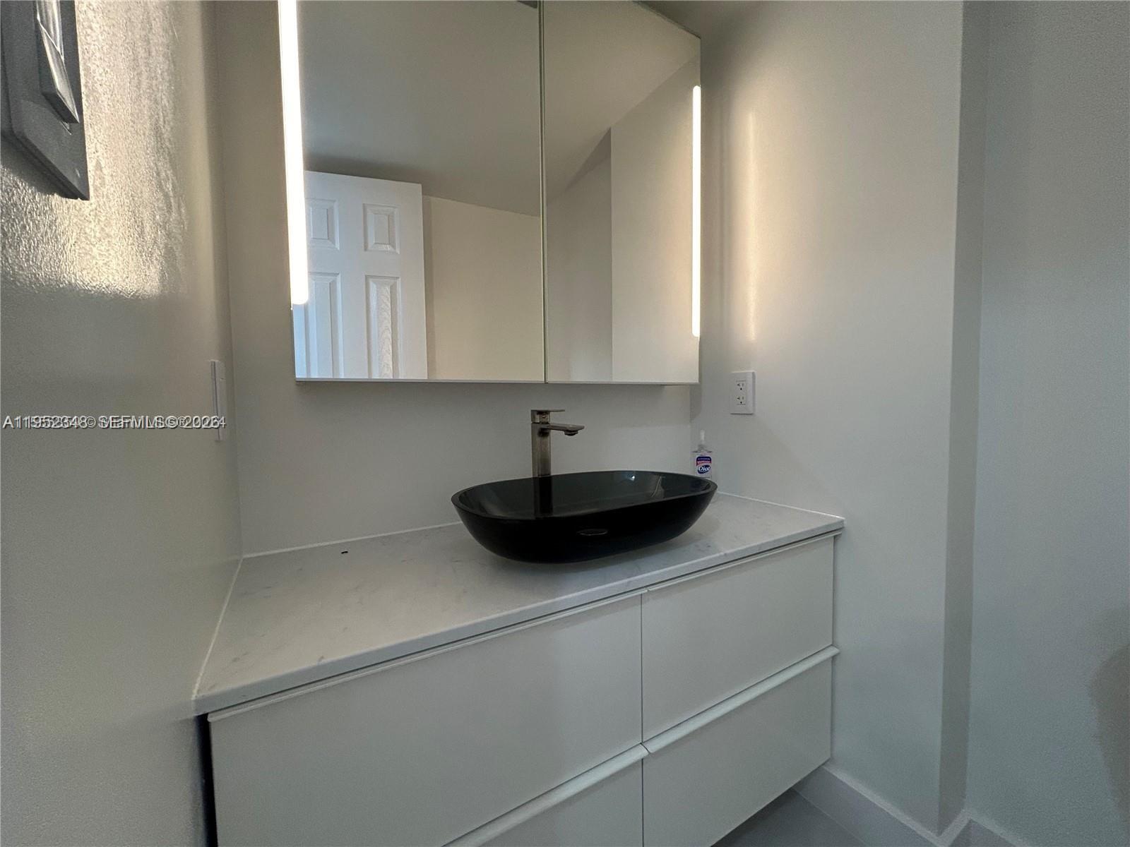 3550 NE 169th St #304, North Miami Beach FL 33160