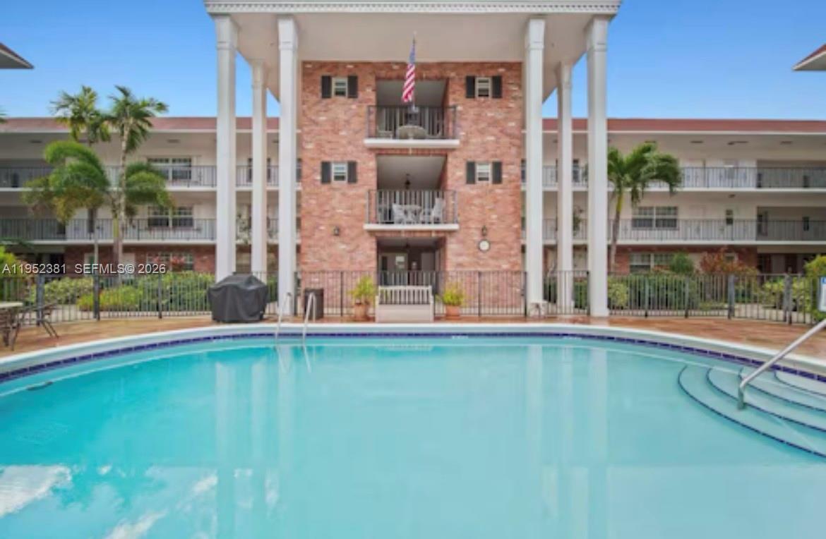 2424 NE 9th St #307, Fort Lauderdale FL 33304