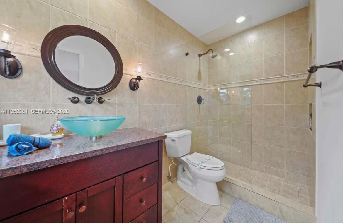 2424 NE 9th St #307, Fort Lauderdale FL 33304
