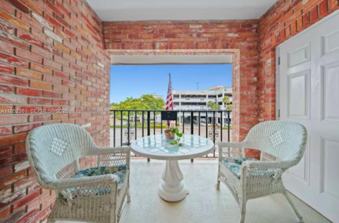 2424 NE 9th St #307, Fort Lauderdale FL 33304