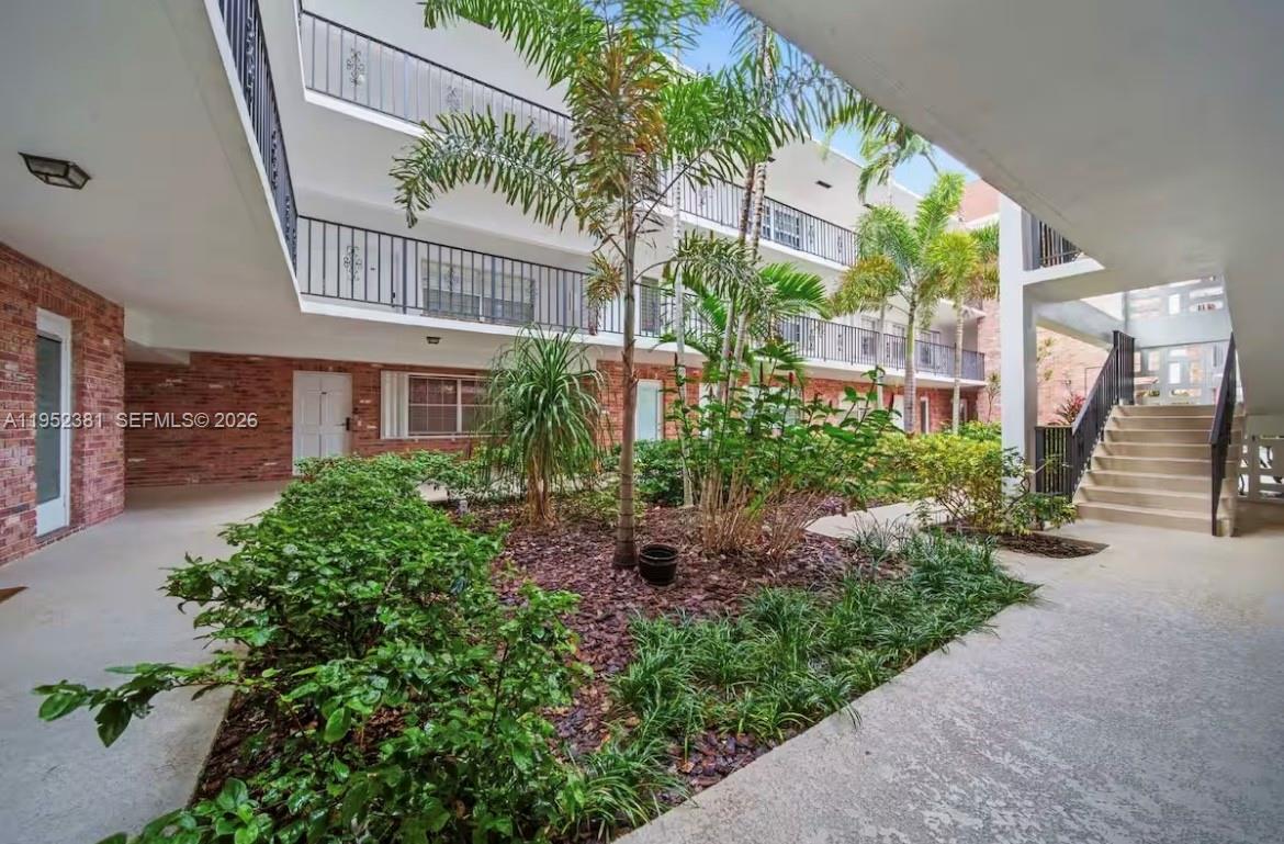 2424 NE 9th St #307, Fort Lauderdale FL 33304