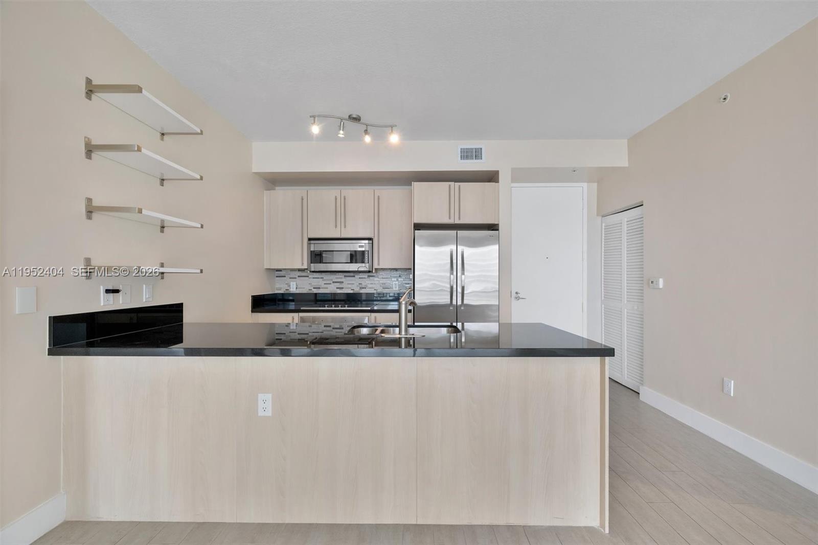 79 SW 12th St #4004S, Miami FL 33130