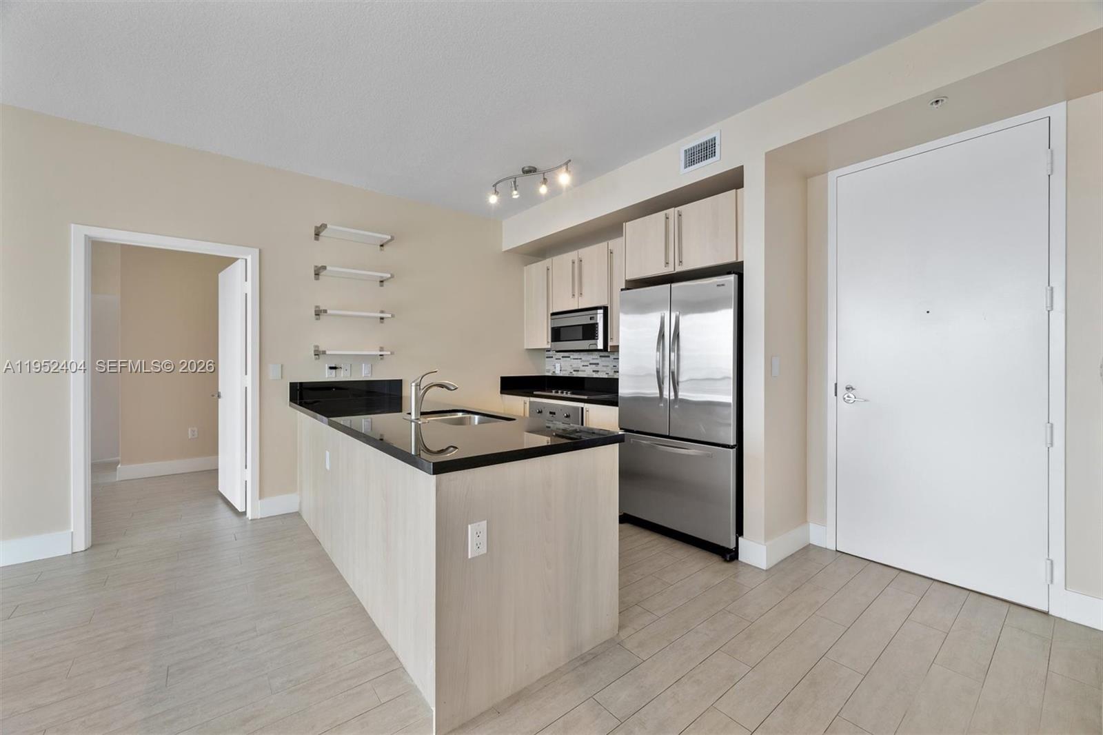 79 SW 12th St #4004S, Miami FL 33130