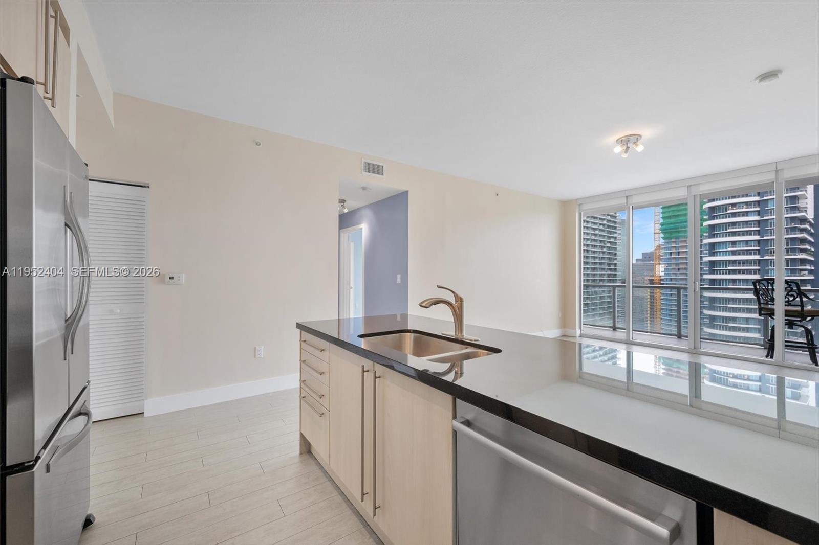 79 SW 12th St #4004S, Miami FL 33130