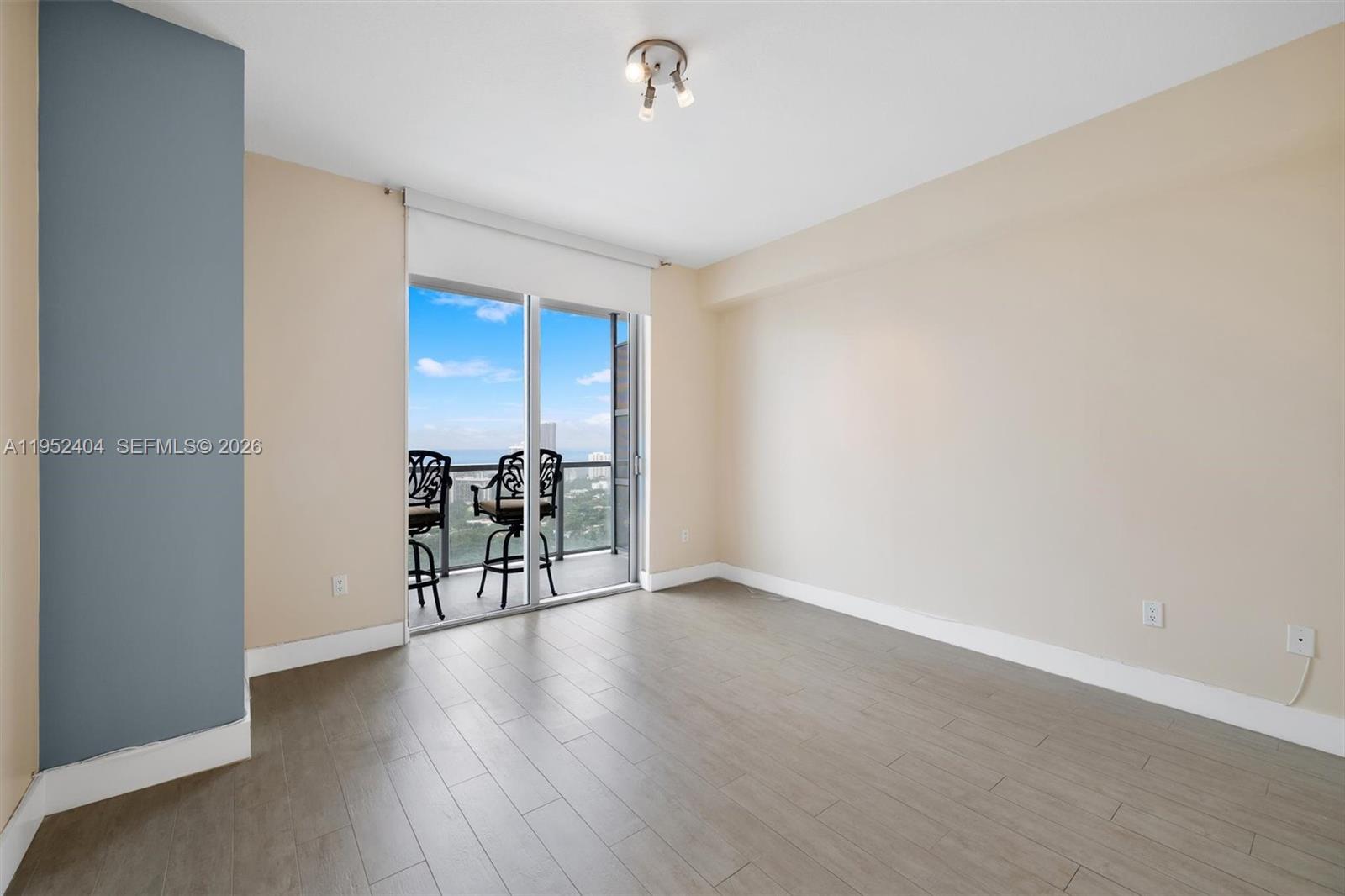 79 SW 12th St #4004S, Miami FL 33130
