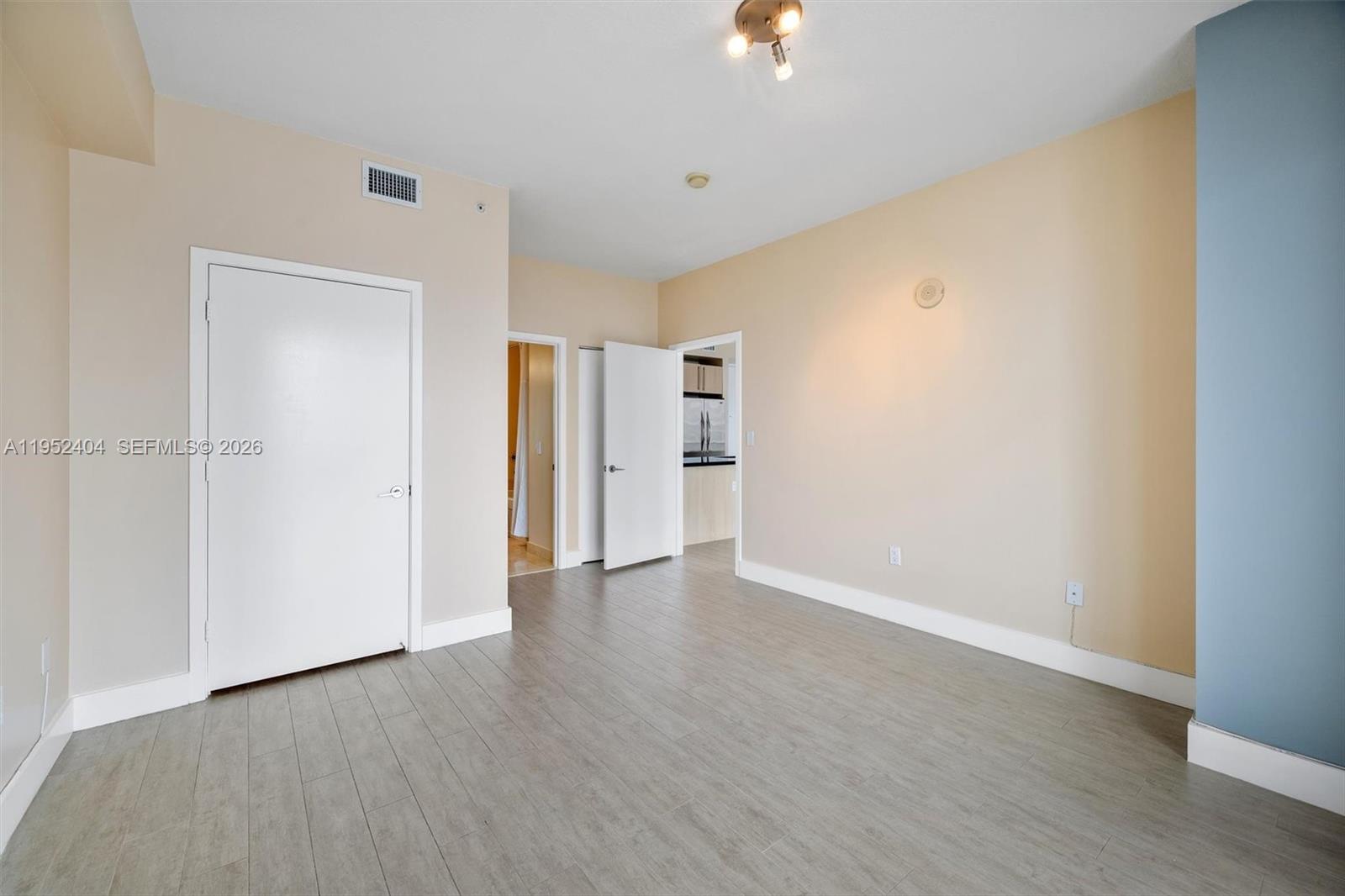 79 SW 12th St #4004S, Miami FL 33130