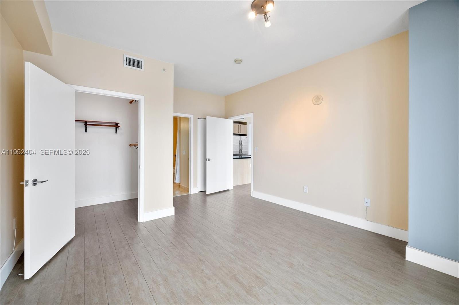 79 SW 12th St #4004S, Miami FL 33130